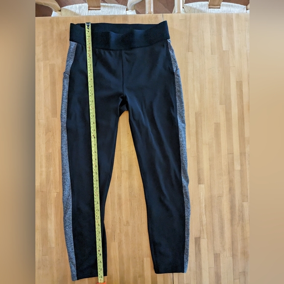 Bundle of Lululemon leggings - Picture 4 of 6